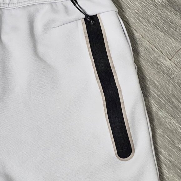 Nike Men’s M Tech Fleece Light Gray Shorts Drawstring Logo Athletic Casual - Picture 5 of 10